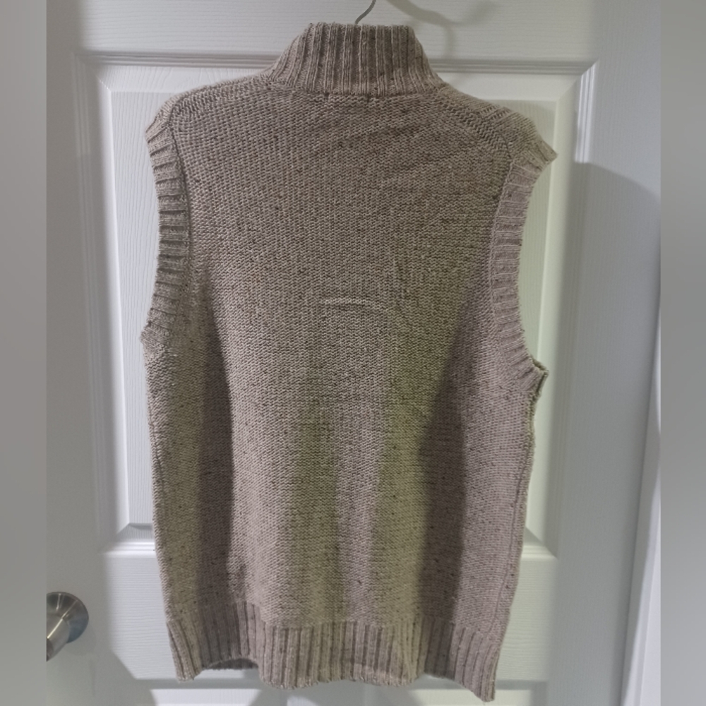 Uniqlo Unisex Cable Knit Vest - Brown - Picture 4 of 4
